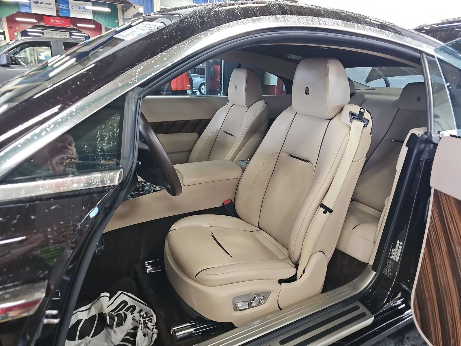 Used 2015 Rolls-Royce Wraith RWD image 2