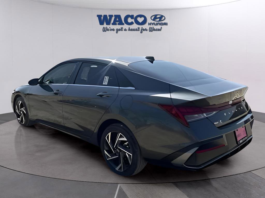 Used 2025 Hyundai Elantra SEL FWD image 8