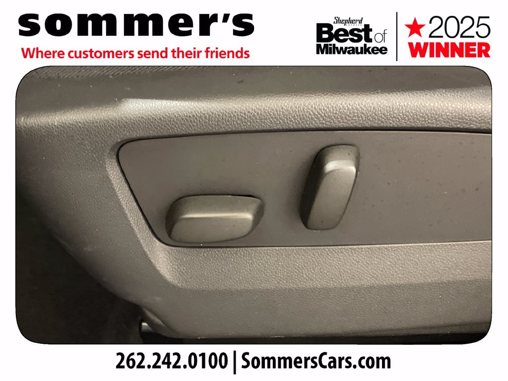 Used 2022 Buick Envision Avenir w/ Technology Package II AWD/4WD image 10