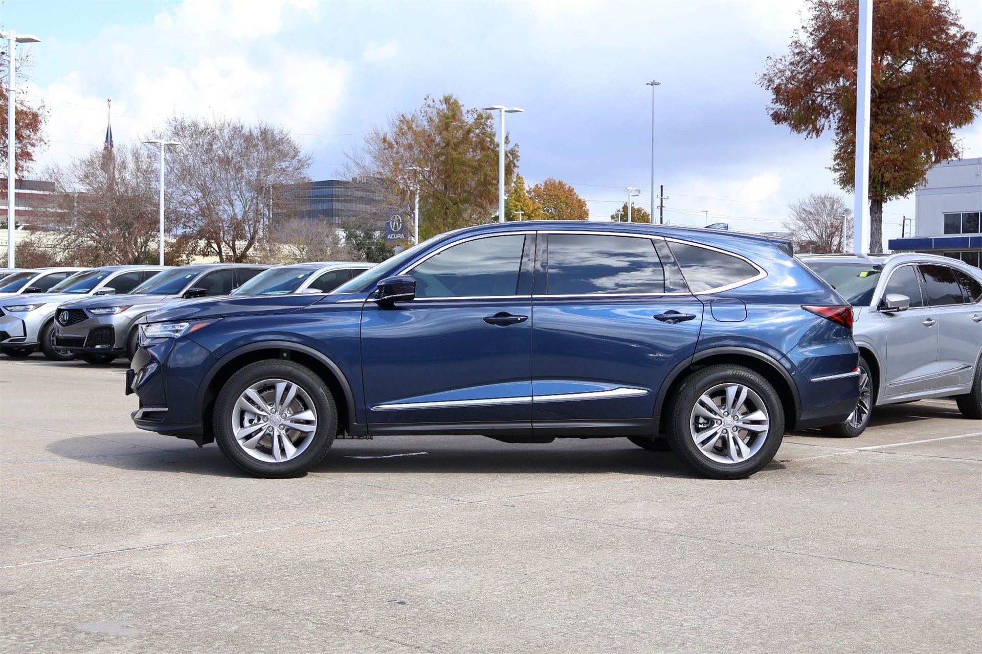 Certified 2025 Acura MDX SH-AWD image 3