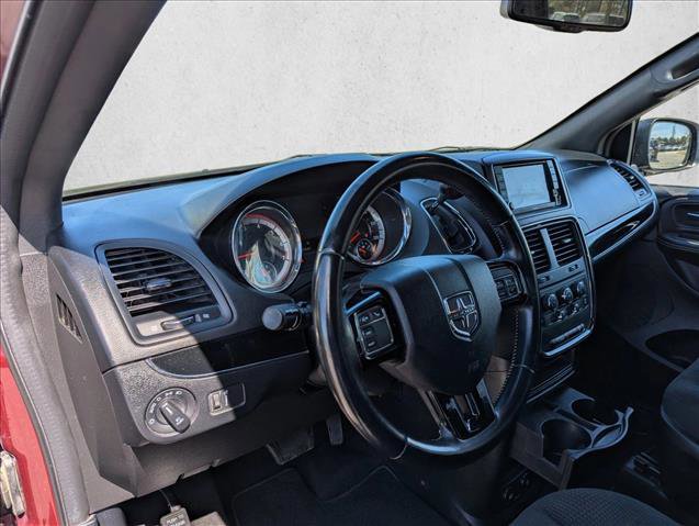 Used 2018 Dodge Grand Caravan SE image 11
