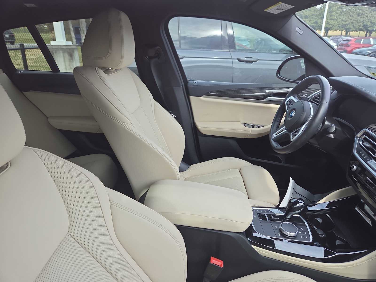 Used 2025 BMW X4 M40i w/ Premium Package image 12