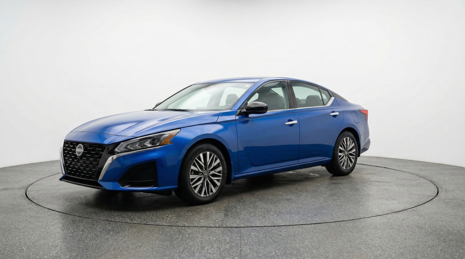 Used 2025 Nissan Altima 2.5 SV image 3