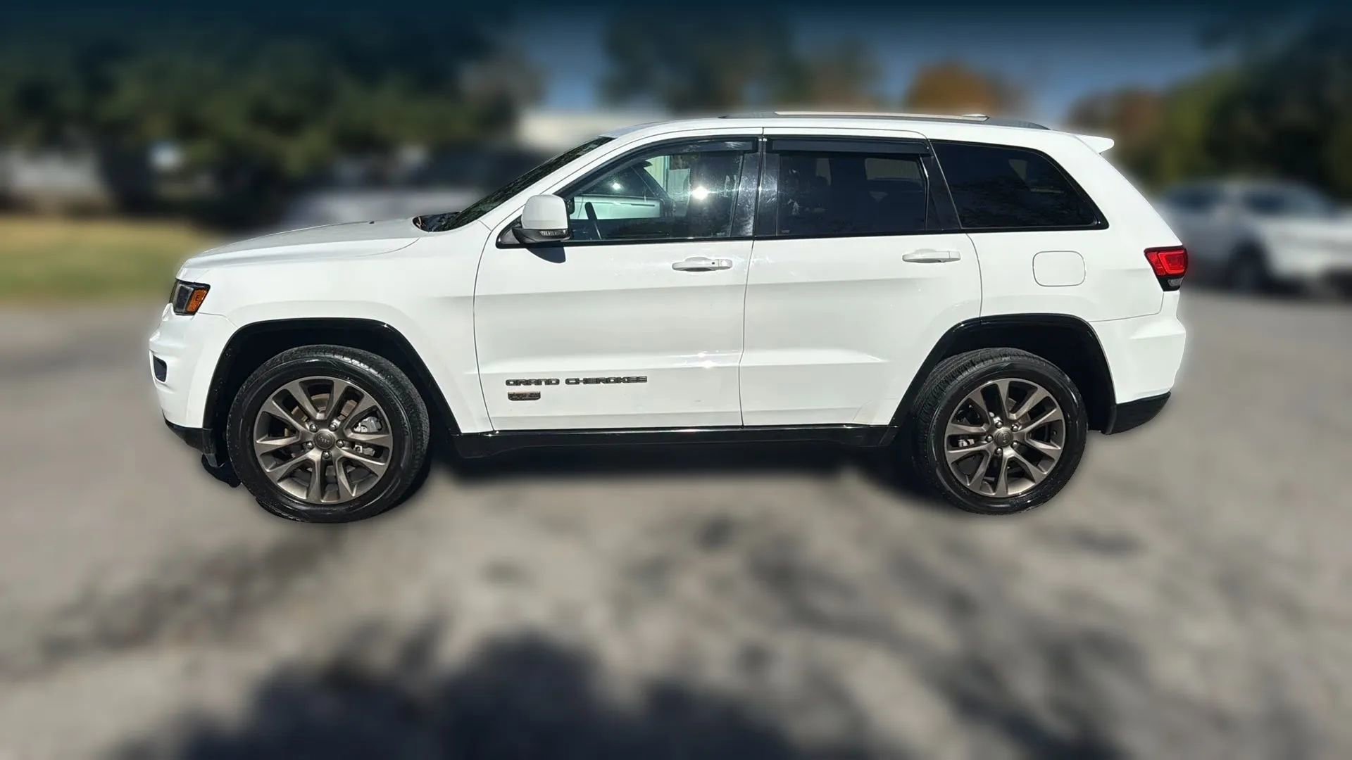 Used 2016 Jeep Grand Cherokee Limited 75th Anniversary image 8