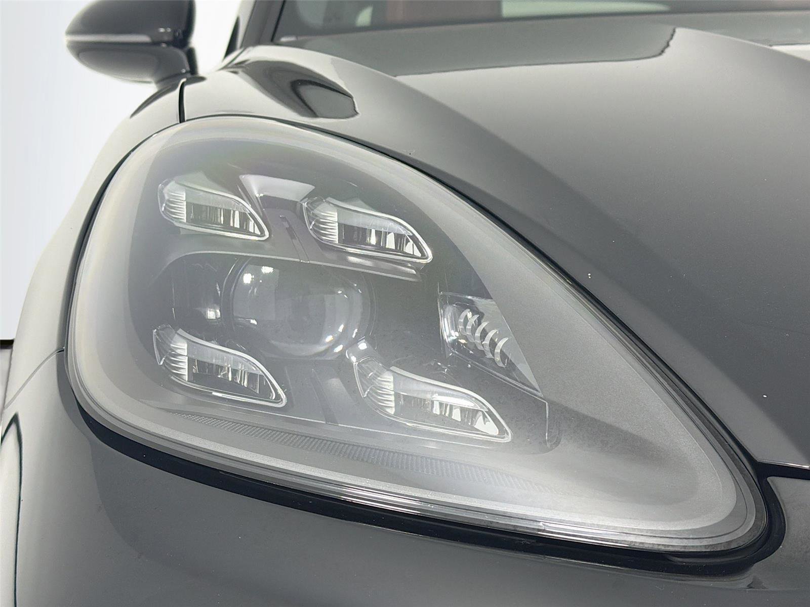 Certified 2023 Porsche Cayenne Turbo S image 10