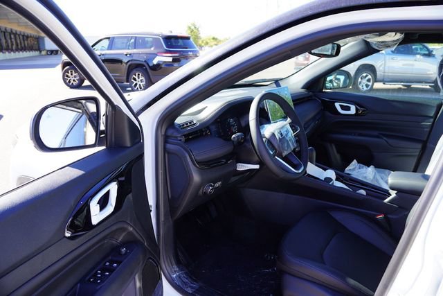 New 2026 Jeep Compass Limited image 10