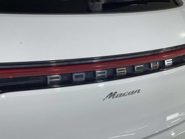 Certified 2020 Porsche Macan AWD/4WD image 12