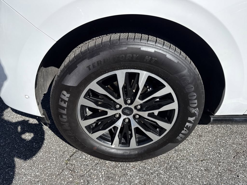 Used 2025 Ford Expedition Max Platinum image 9