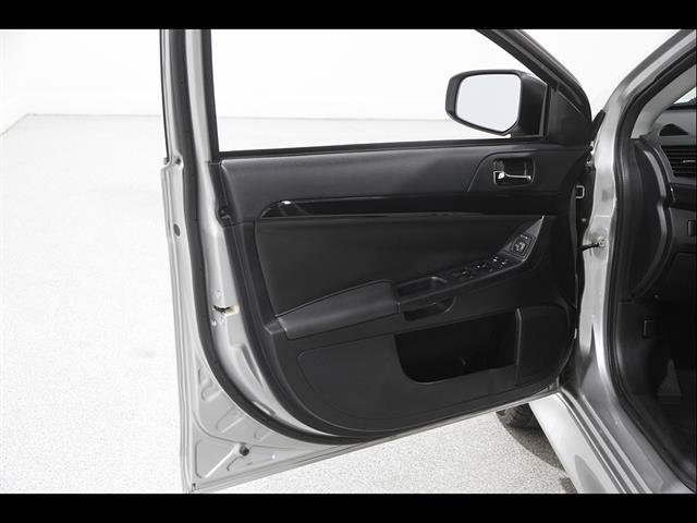 Used 2017 Mitsubishi Lancer SE AWD/4WD image 4