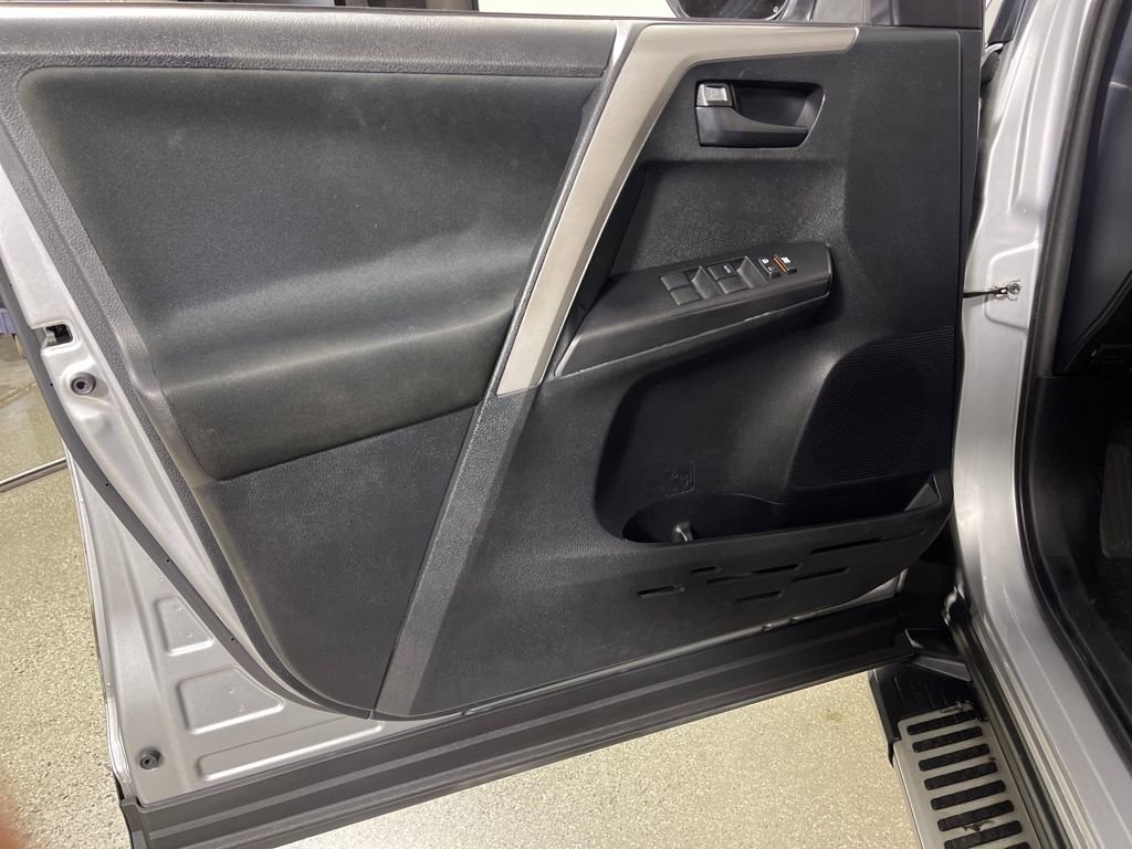 Used 2016 Toyota RAV4 LE image 16