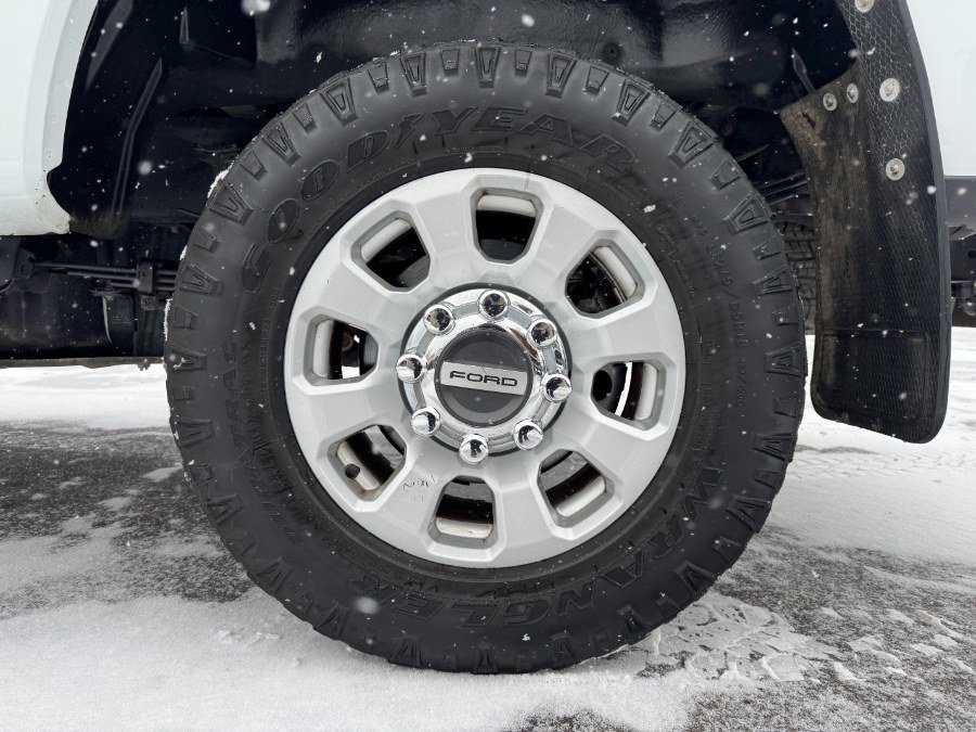 Used 2023 Ford F350 XLT image 13