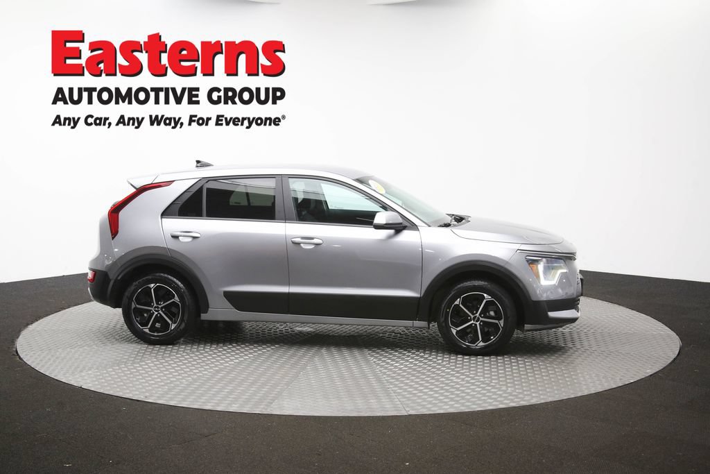 Used 2025 Kia Niro LX FWD image 44