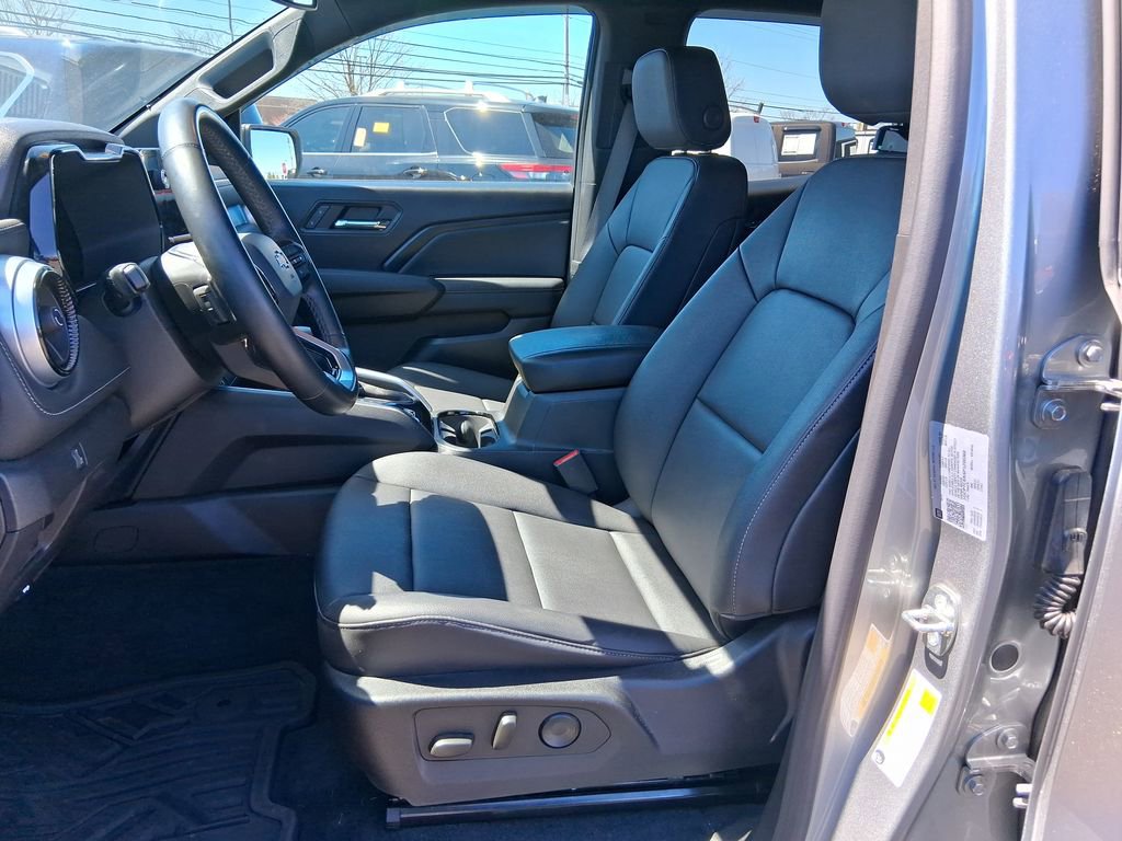 Used 2023 Chevrolet Colorado LT w/ LT Convenience Package III AWD/4WD image 13