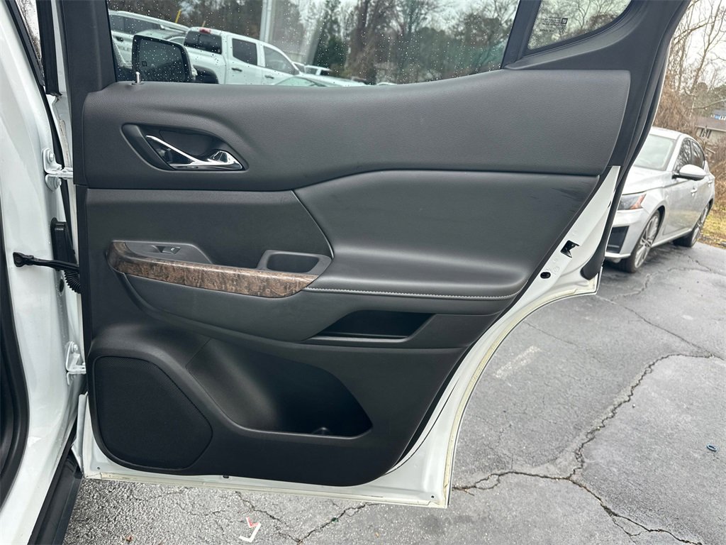 Used 2022 GMC Acadia Denali w/ Denali Ultimate Package image 17