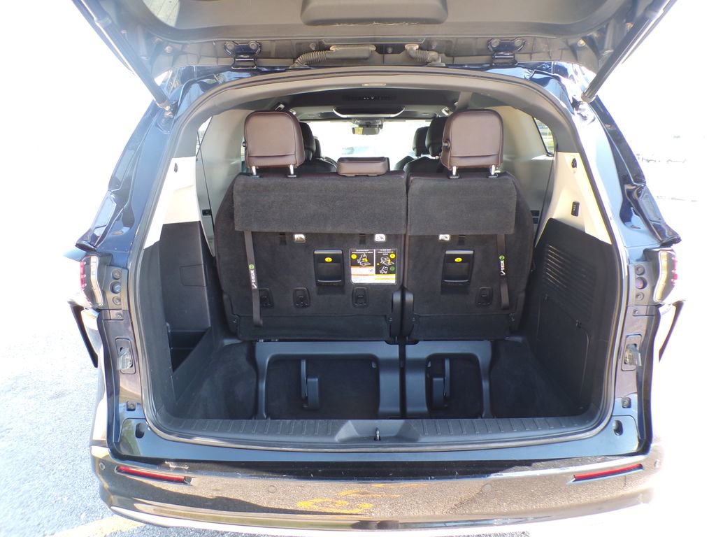 Used 2021 Toyota Sienna Platinum AWD/4WD image 19