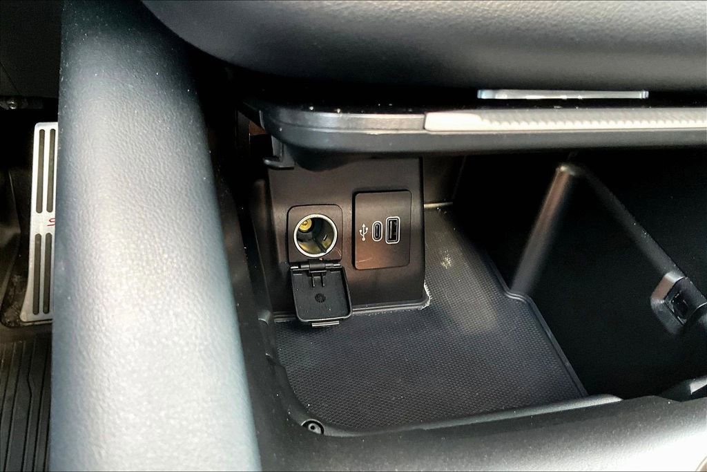 Used 2025 Ford Explorer ST AWD/4WD image 18