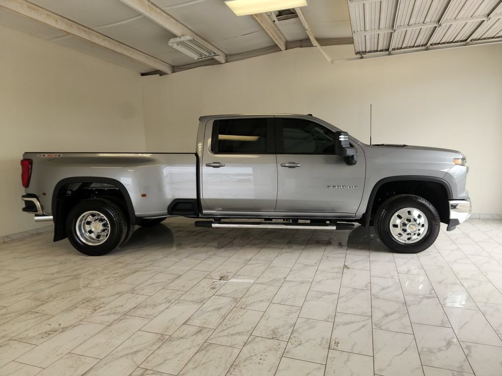 New 2026 Chevrolet Silverado 3500 LT AWD/4WD image 4