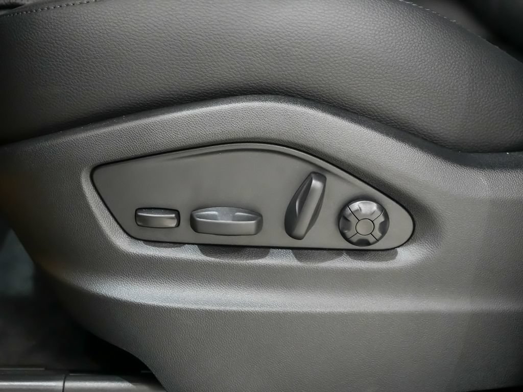 New 2026 Porsche Cayenne AWD/4WD image 22