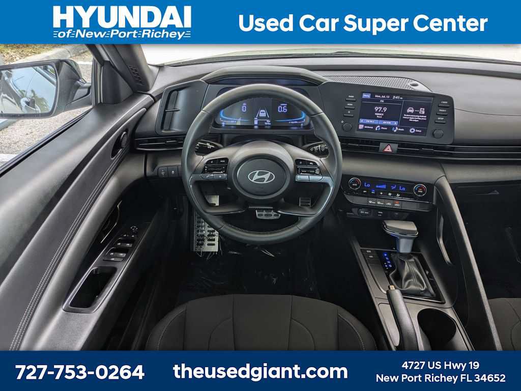 Certified 2025 Hyundai Elantra Sport FWD image 16