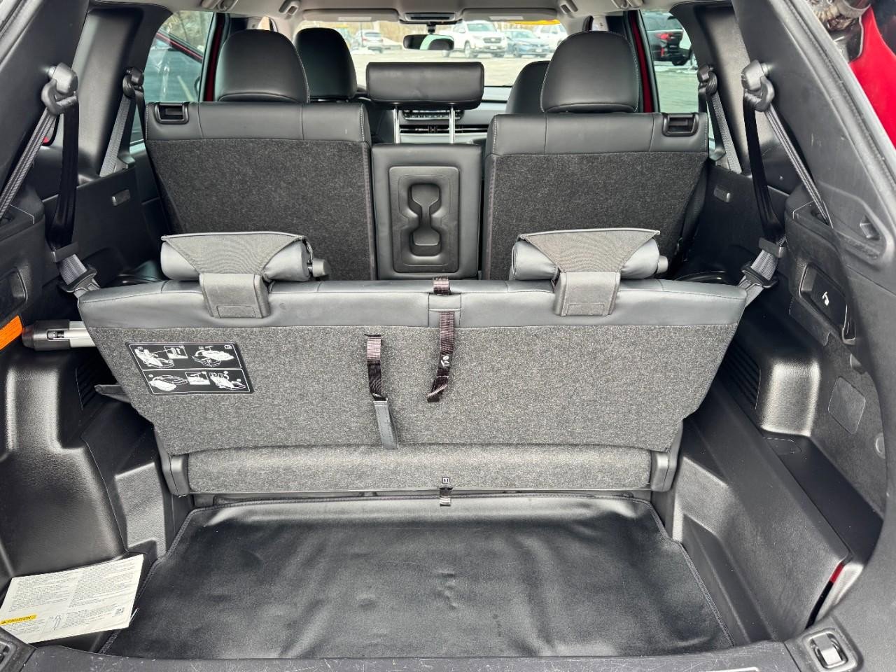 Used 2023 Mitsubishi Outlander SE image 4