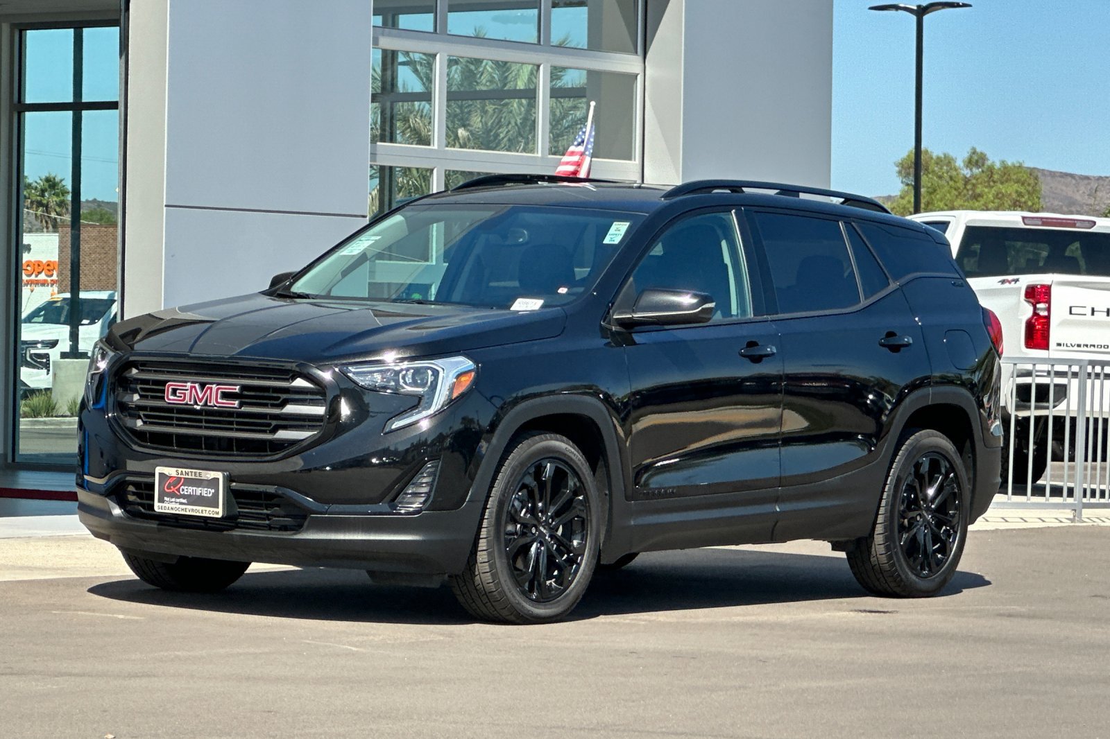 Used 2019 GMC Terrain SLE w/ Driver Convenience Package FWD image 8