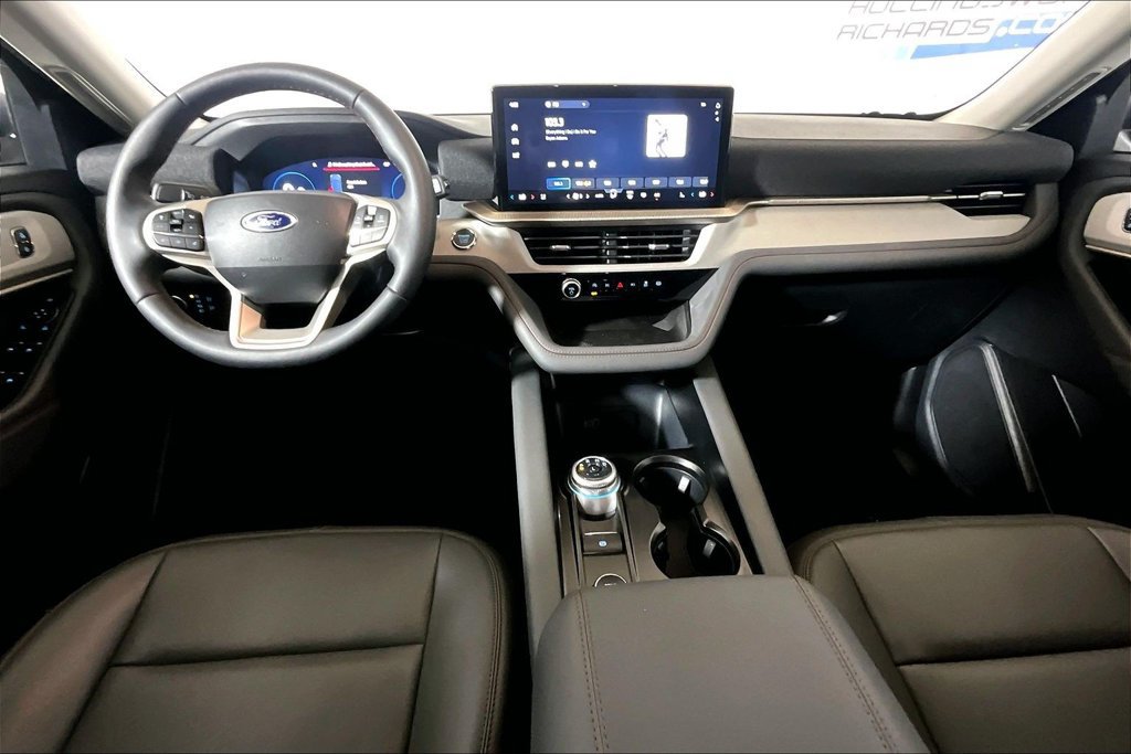 New 2026 Ford Explorer Active w/ Active Comfort Package RWD image 5