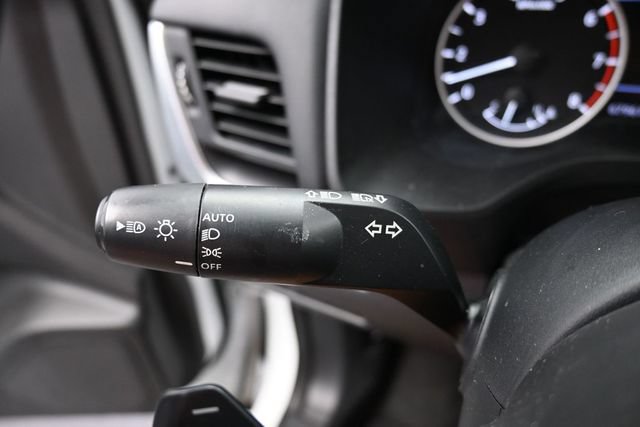 Used 2024 Nissan Rogue S AWD/4WD image 32