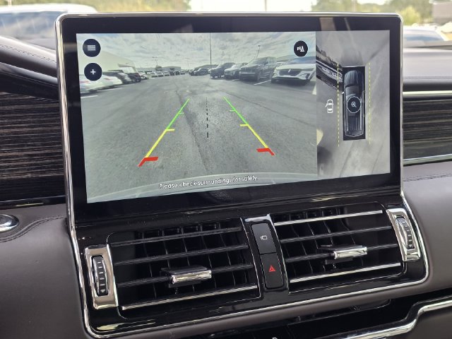 Used 2023 Lincoln Navigator Black Label AWD/4WD image 12