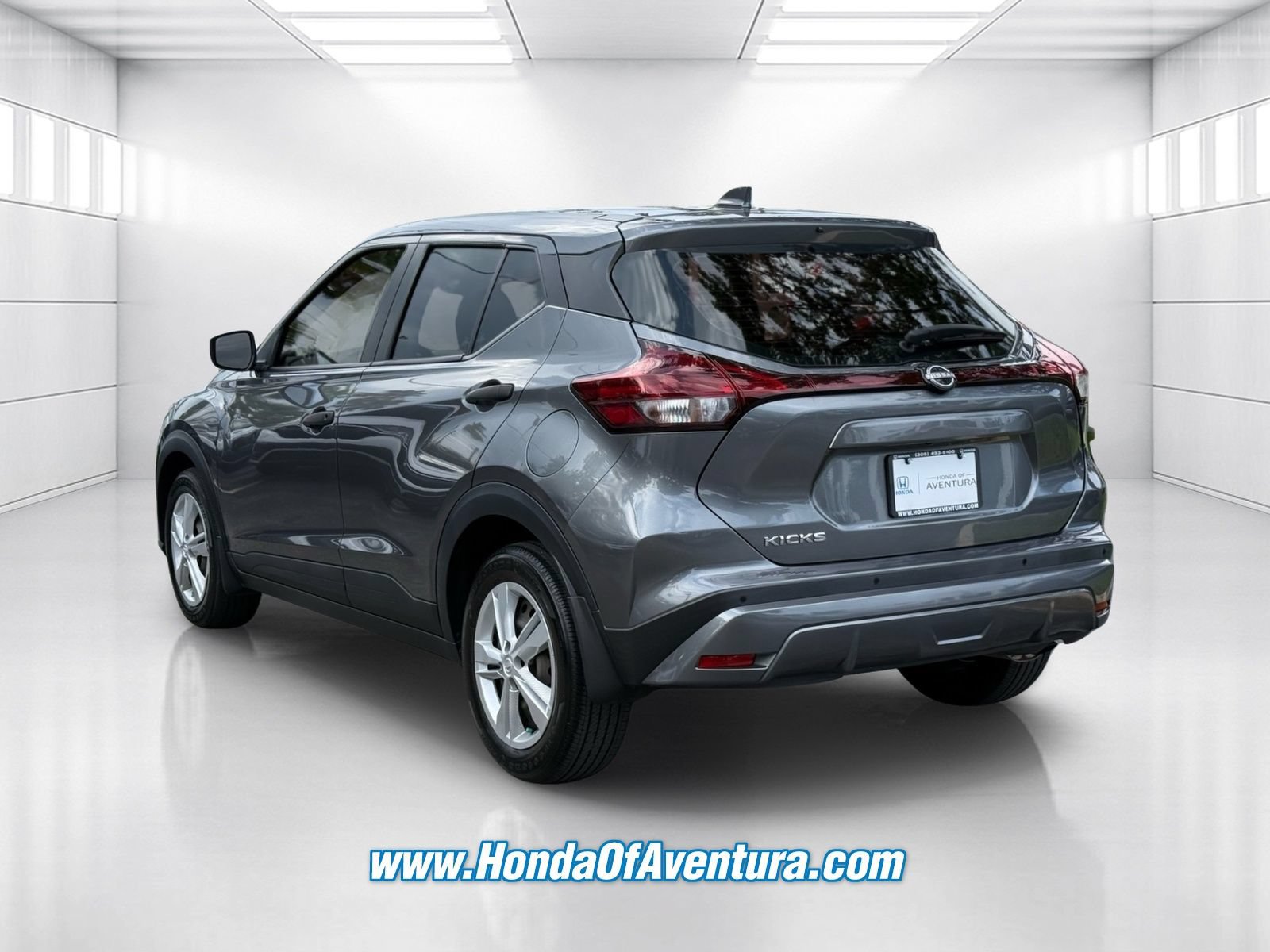 Used 2024 Nissan Kicks S FWD image 4