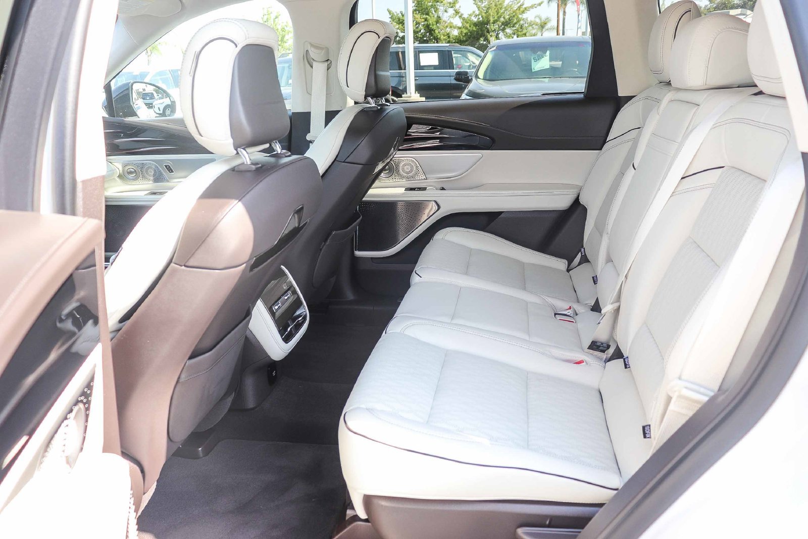Used 2024 Lincoln Nautilus Black Label w/ Jet Appearance Package (87T) AWD/4WD image 18