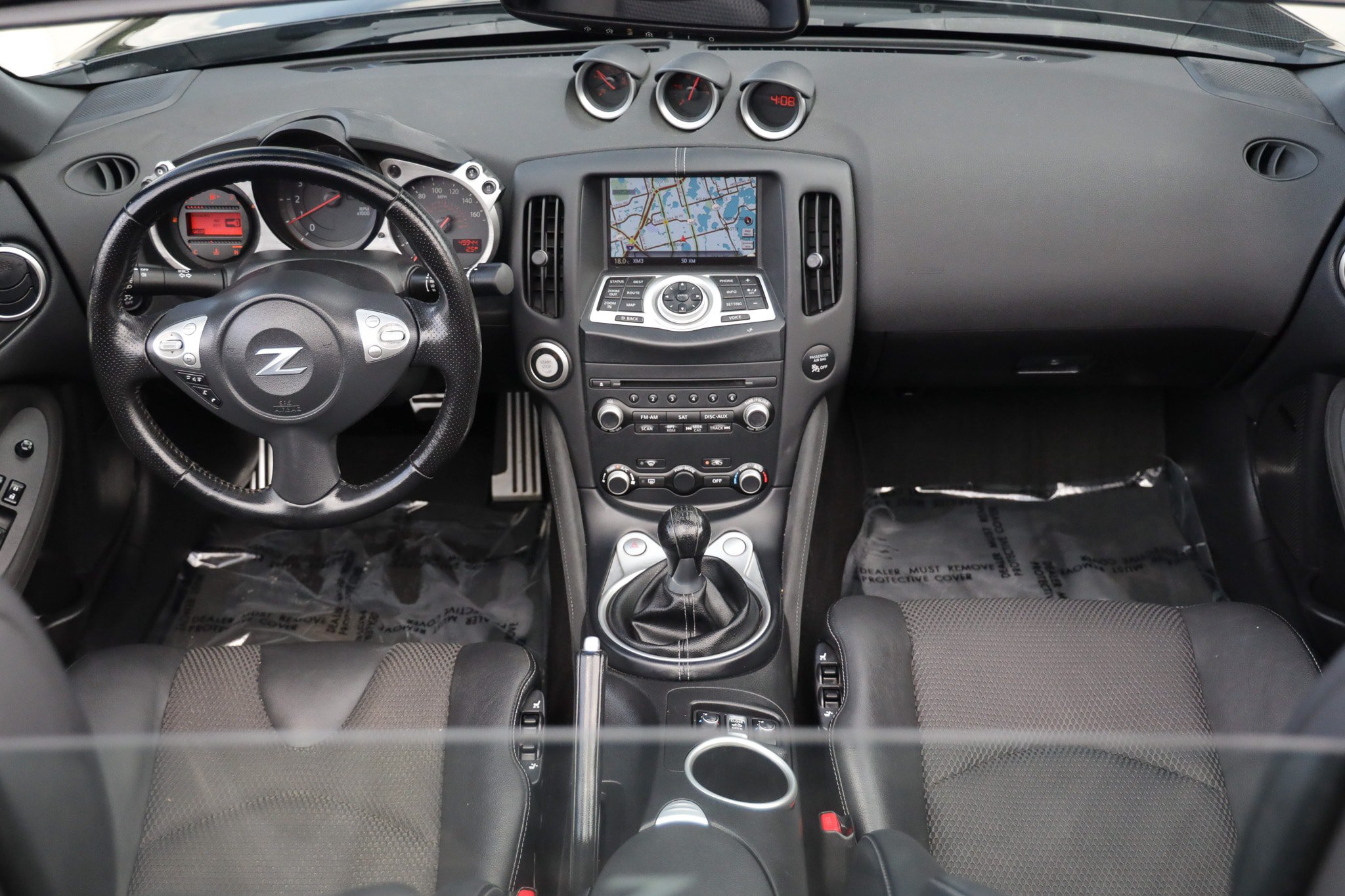 Used 2019 Nissan 370Z Touring RWD image 2