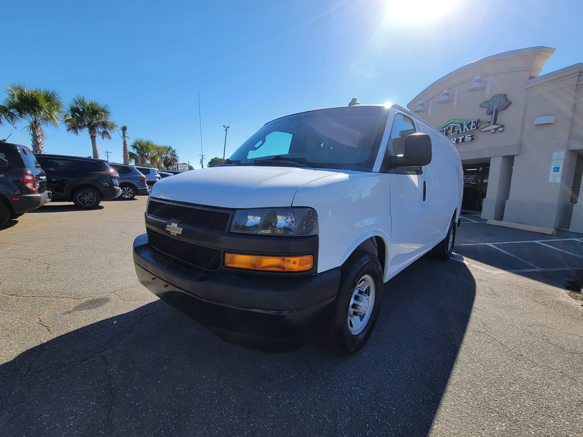 Used 2018 Chevrolet Express 2500 w/ Enhanced Convenience Package image 5