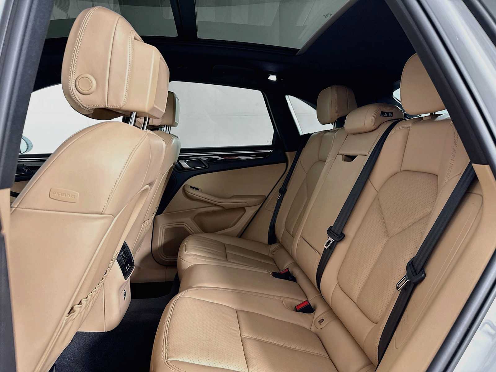 Used 2023 Porsche Macan Turbo AWD/4WD image 21