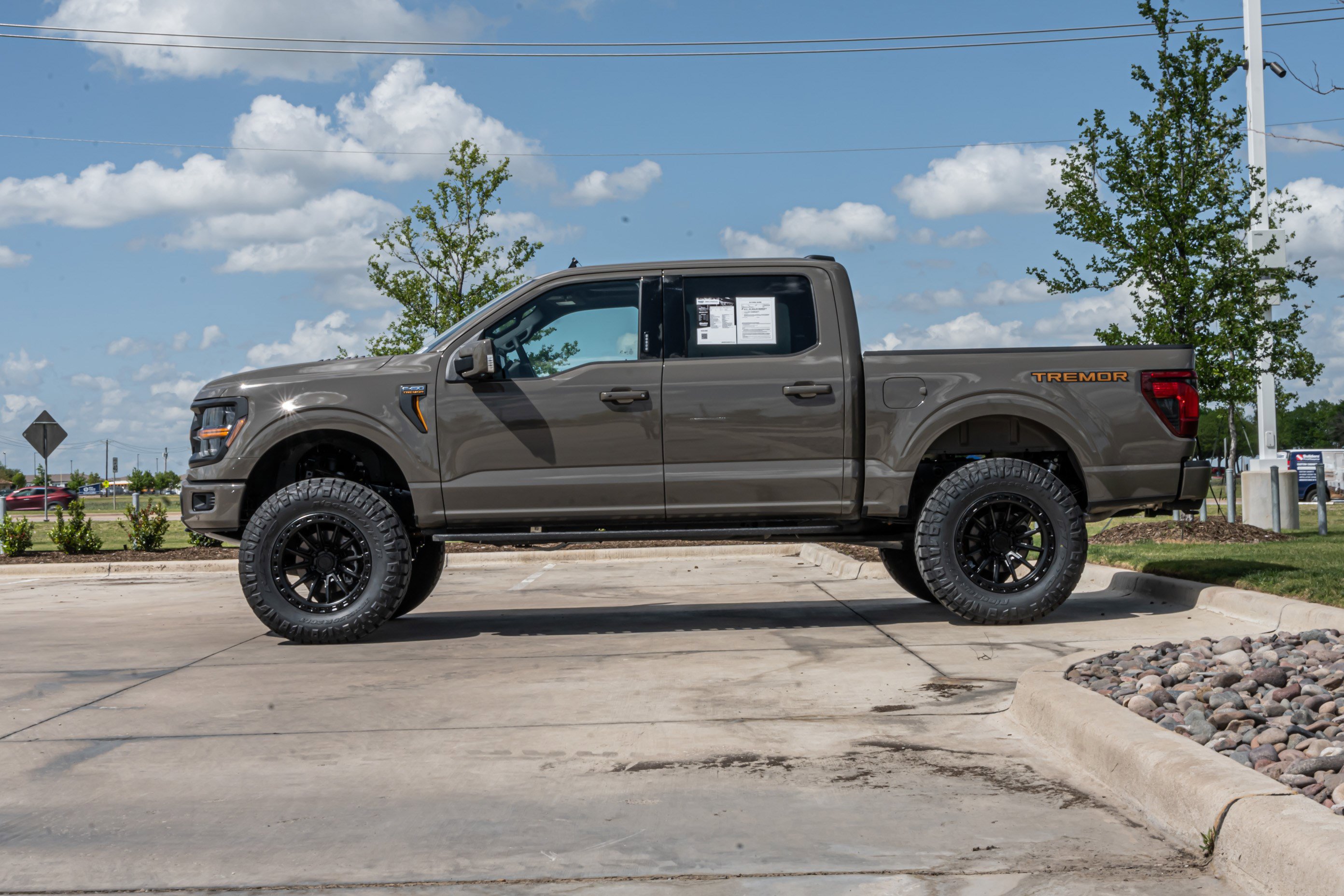 Used 2026 Ford F150 Tremor w/ Equipment Group 402B MID AWD/4WD image 6