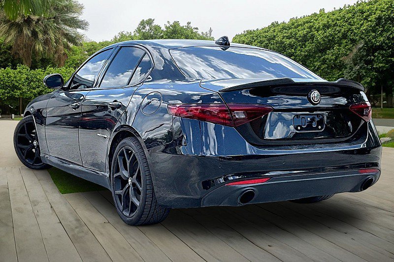 Used 2020 Alfa Romeo Giulia w/ Nero Edizione RWD image 7