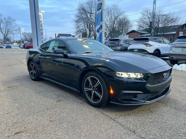 Used 2024 Ford Mustang Coupe image 11