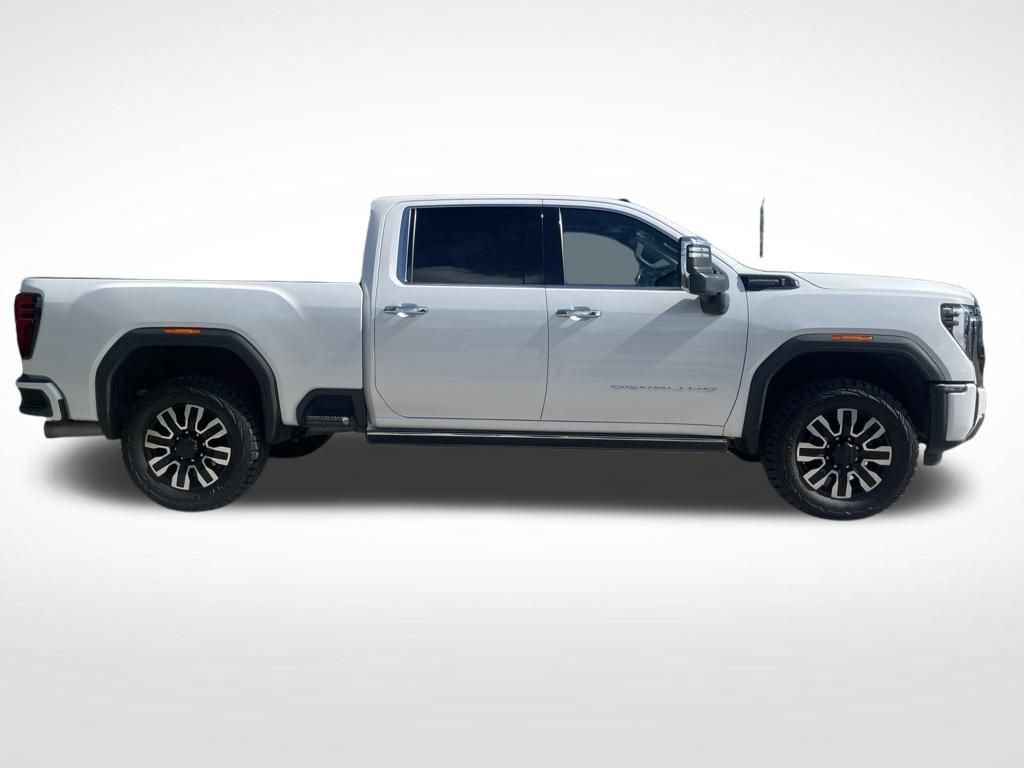 Used 2024 GMC Sierra 2500 Denali Ultimate AWD/4WD image 4