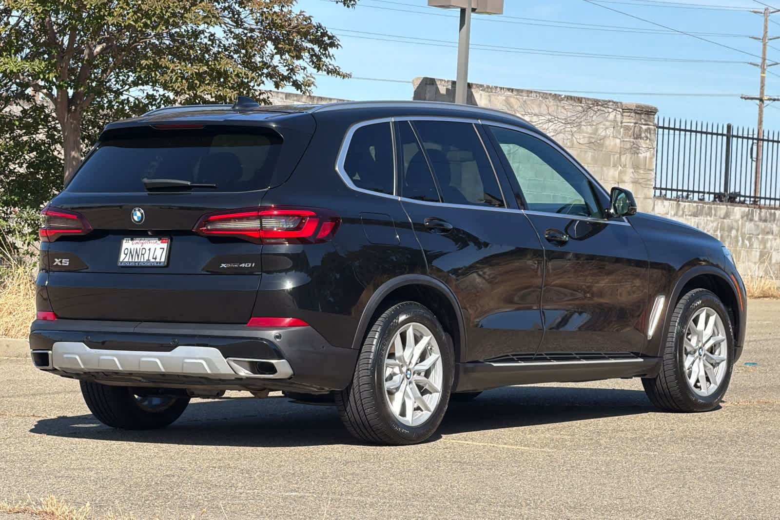 Used 2023 BMW X5 xDrive40i AWD/4WD image 2