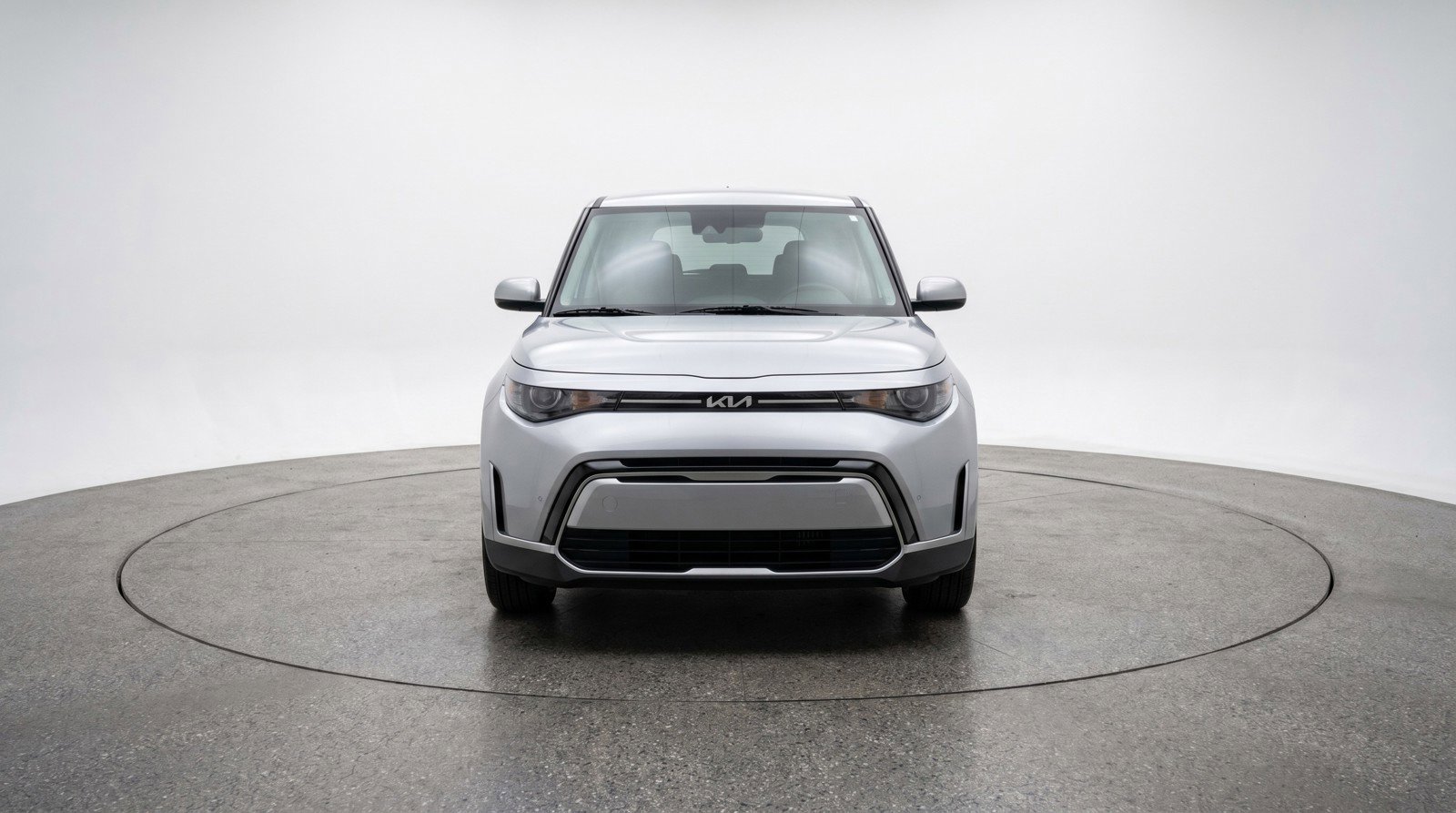 Used 2025 Kia Soul LX w/ LX Technology Package FWD image 2