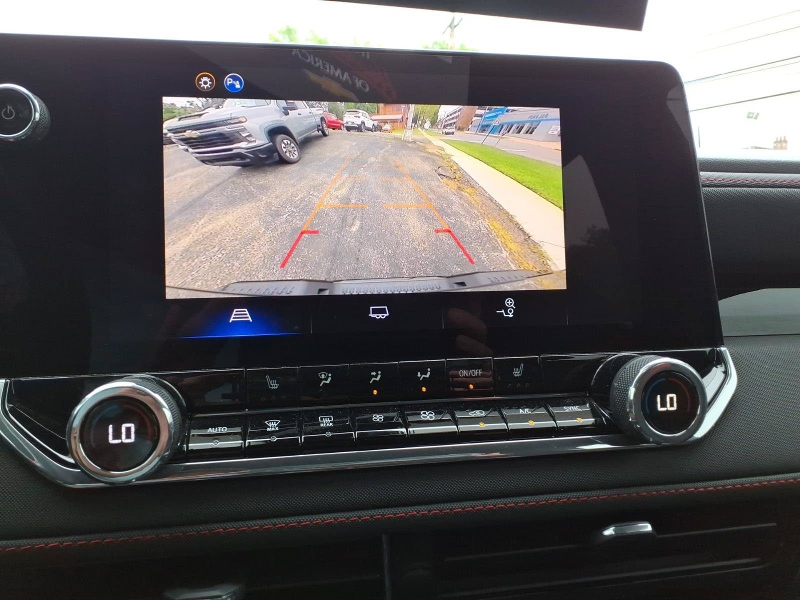 Used 2025 Chevrolet Colorado Z71 AWD/4WD image 30