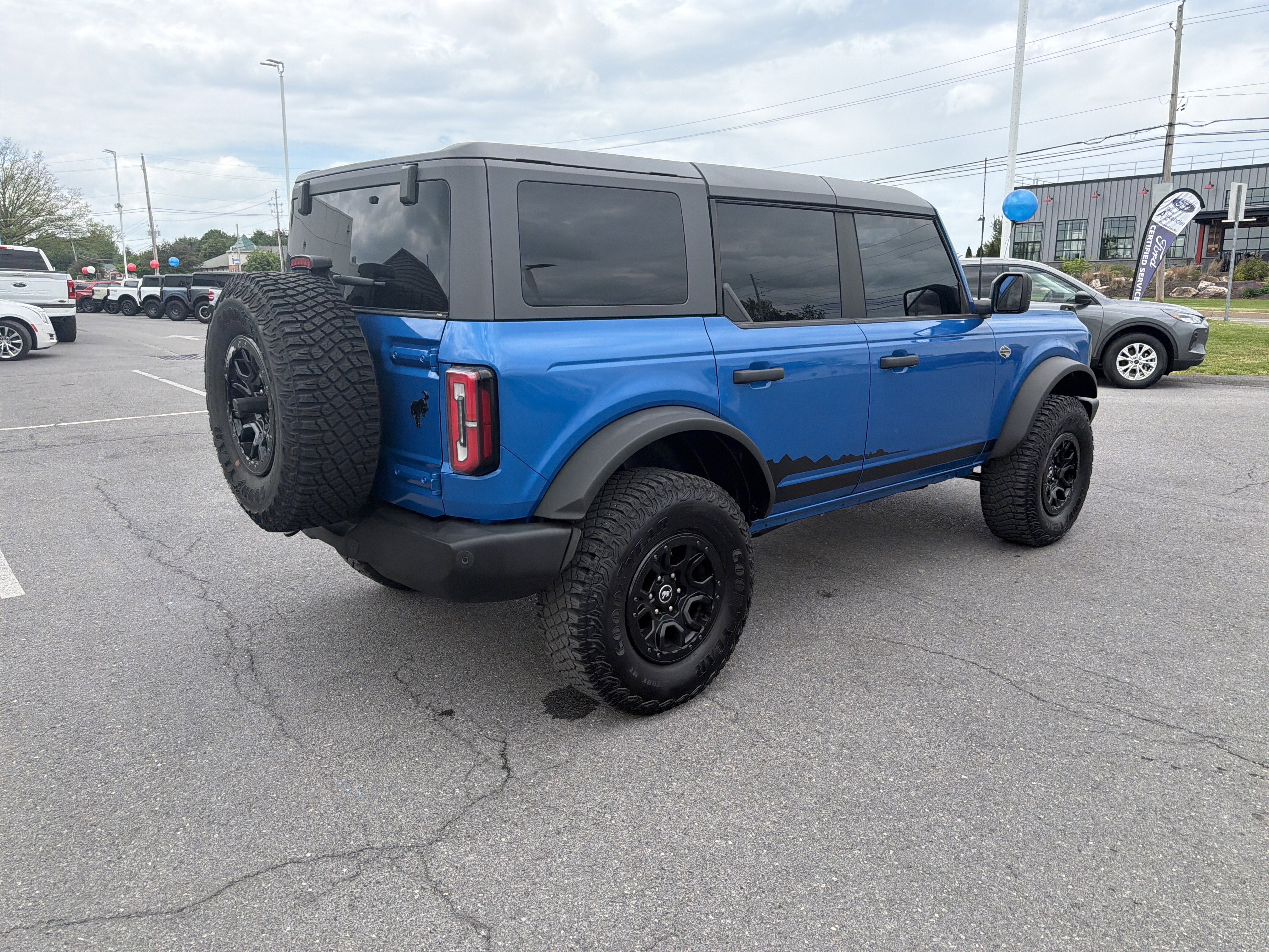 Used 2022 Ford Bronco Wildtrak AWD/4WD image 3