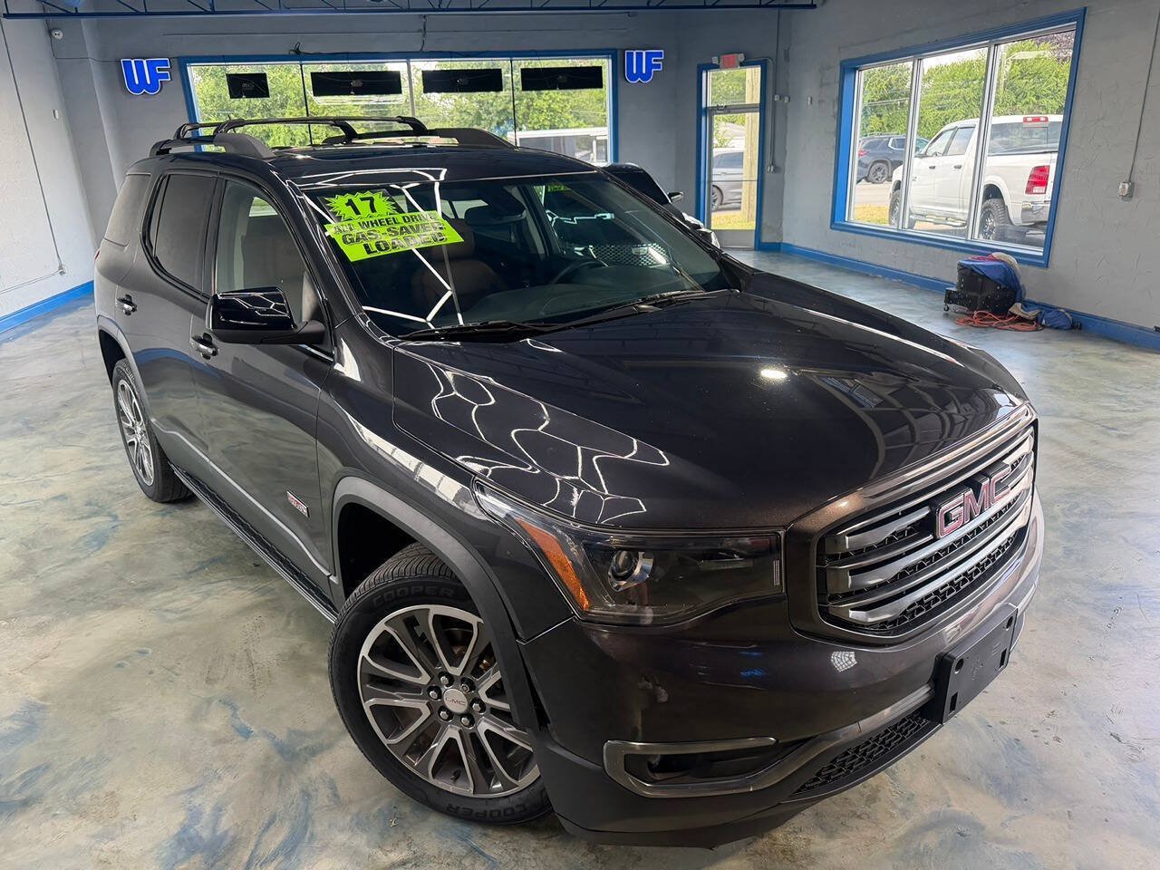 Used 2017 GMC Acadia SLT AWD/4WD image 11