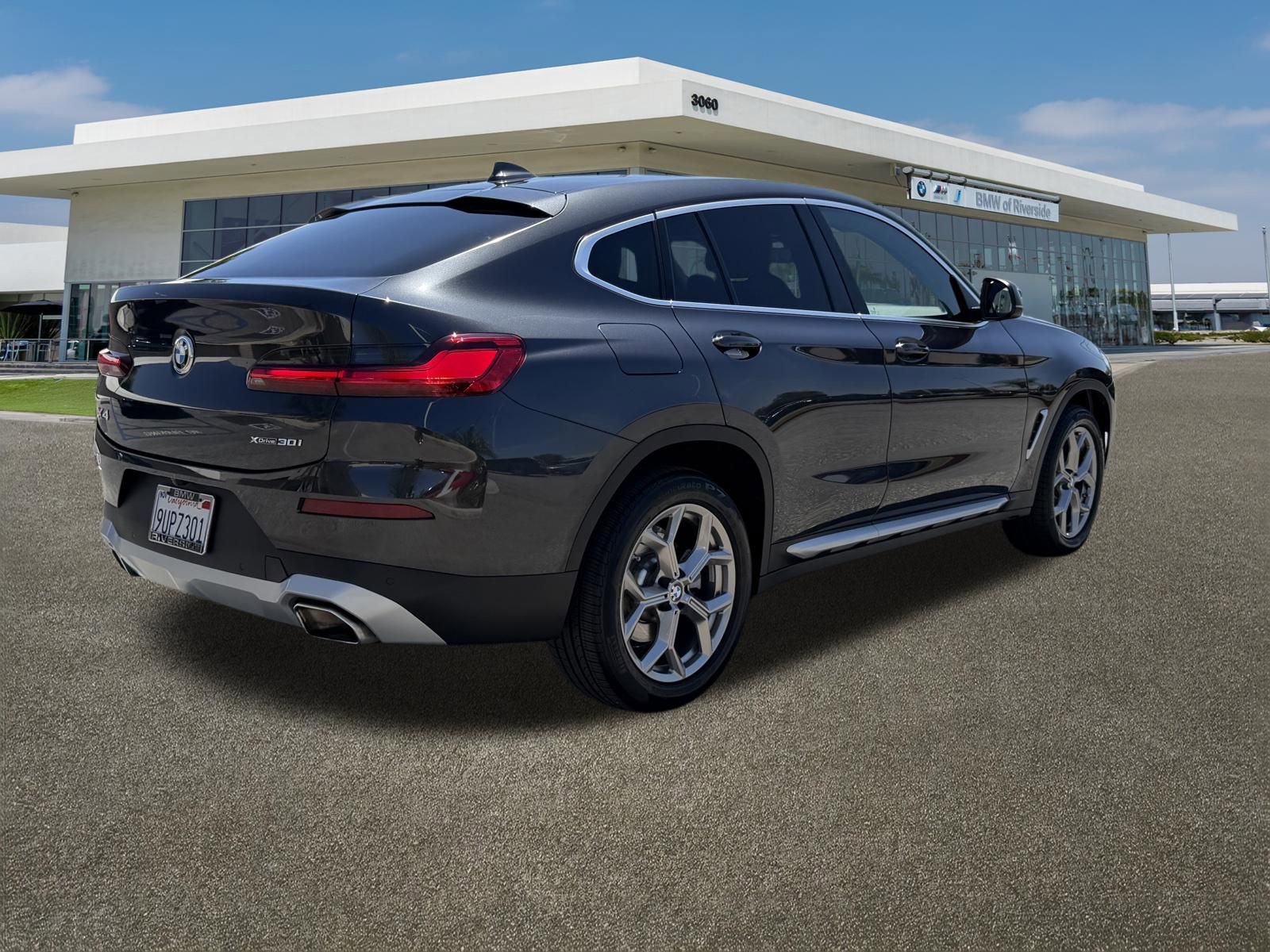 Used 2025 BMW X4 xDrive30i w/ Premium Package AWD/4WD image 11