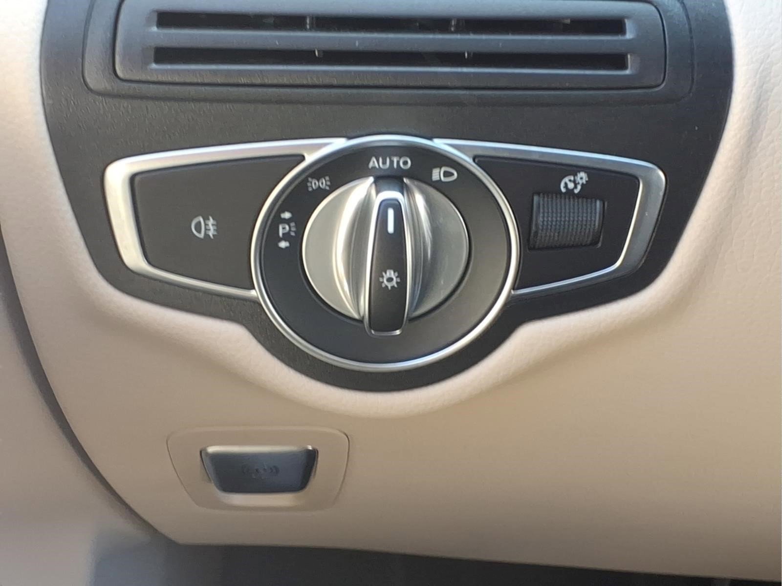 Used 2021 Mercedes-Benz GLC 300 4MATIC image 27