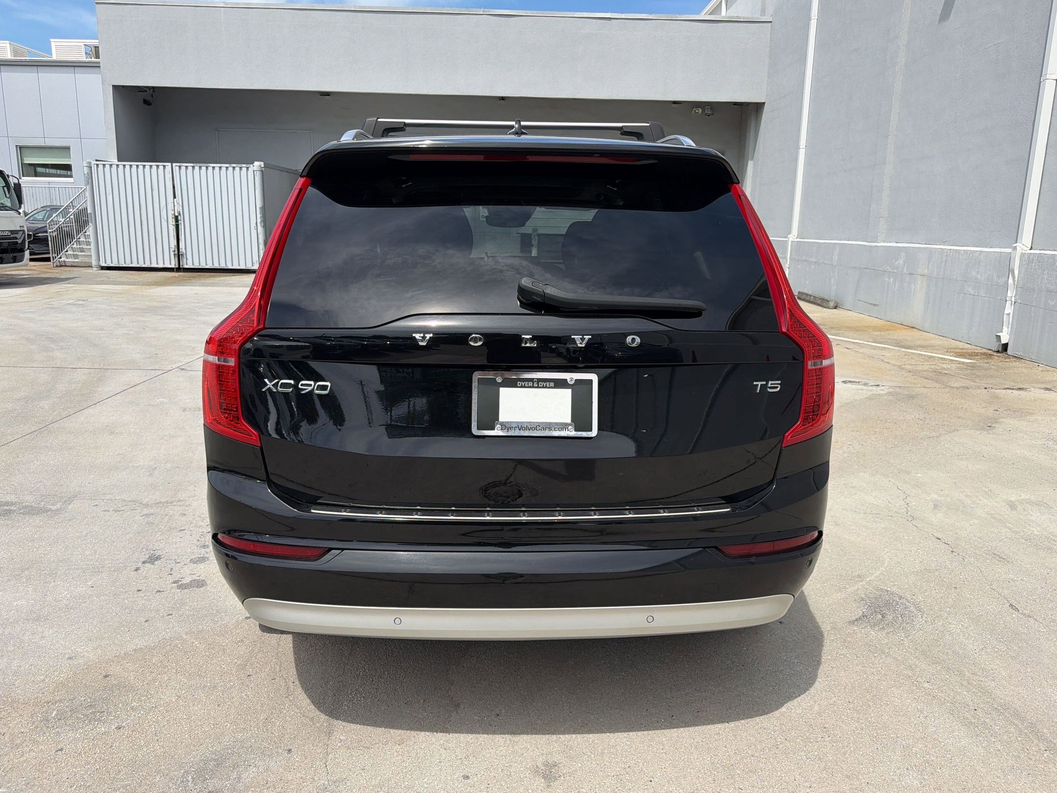 Used 2022 Volvo XC90 T5 Momentum w/ Climate Package FWD image 10