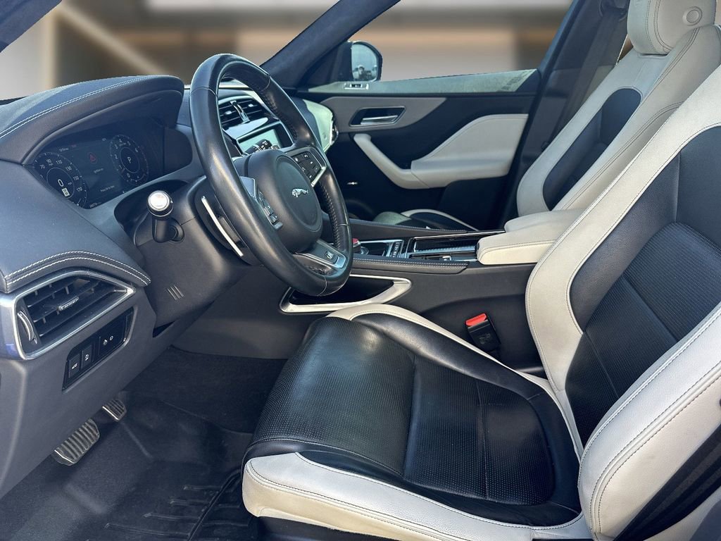 Used 2020 Jaguar F-PACE S image 8