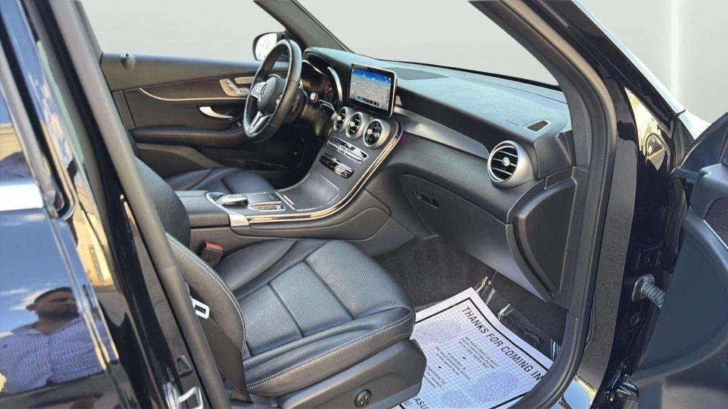 Used 2021 Mercedes-Benz GLC 300 4MATIC image 16