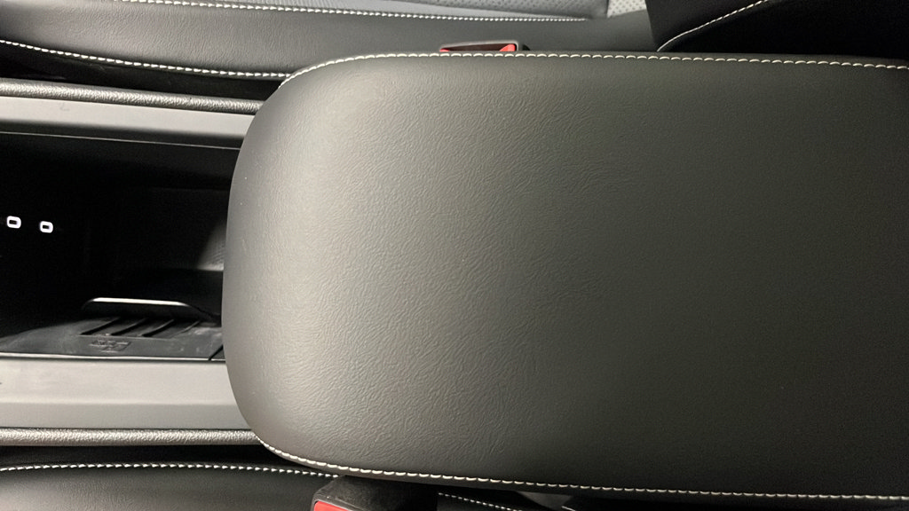 Used 2025 Volkswagen Tiguan SE w/ Panoramic Sunroof Package AWD/4WD image 19