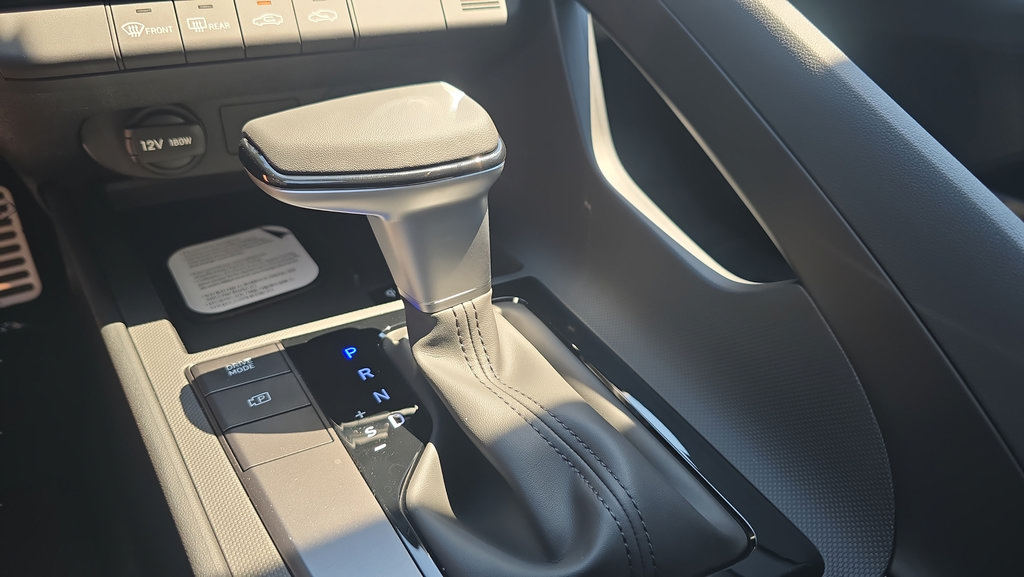 New 2026 Hyundai Elantra Sport FWD image 22