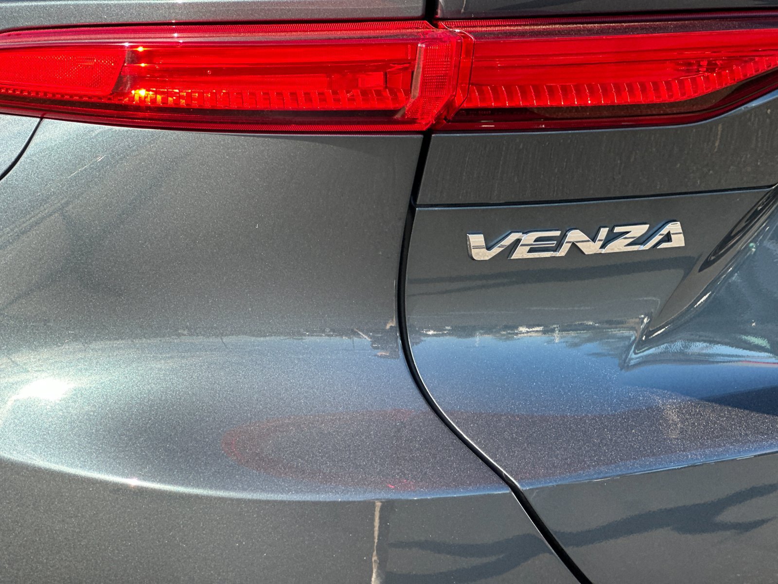 Used 2024 Toyota Venza Limited AWD/4WD image 25